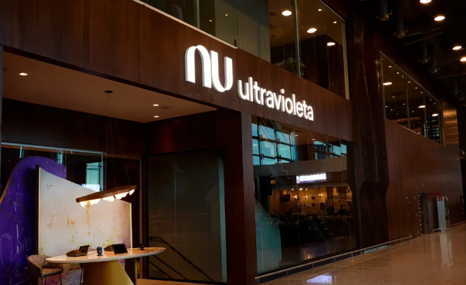 NU BRASIL inaugura la Sala VIP Nubank Ultravioleta Lounge en Sao Paulo para sus clientes premium NU BRASIL inaugura la Sala VIP Nubank Ultravioleta Lounge en Sao Paulo para sus clientes premium